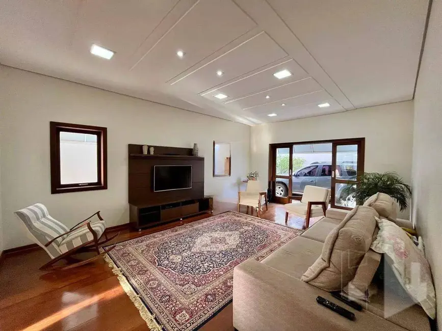 Foto 2 de Casa com 4 quartos à venda, 495m2 em Jardim Alvorada, Jau - SP
