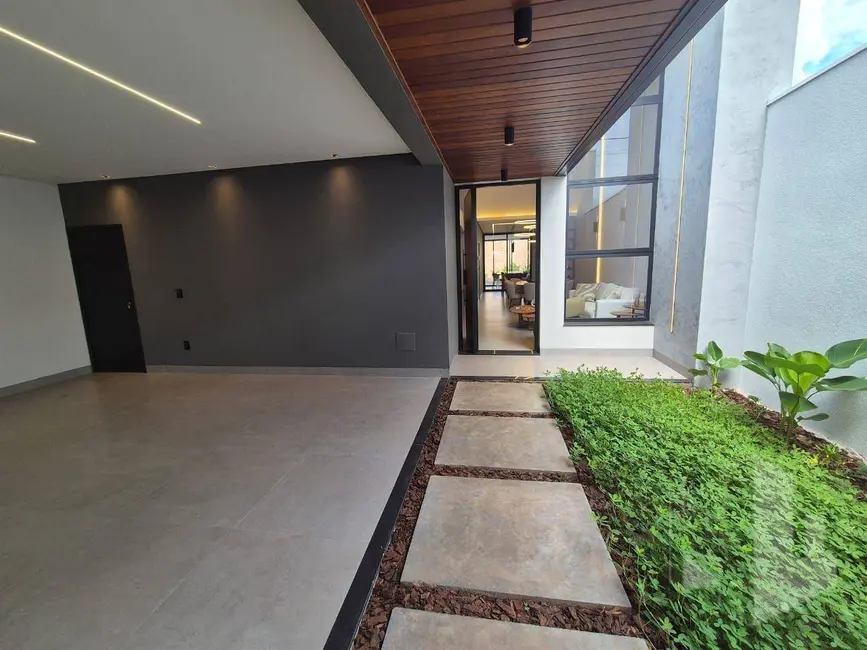 Foto 3 de Casa com 3 quartos à venda, 265m2 em Distrito Industrial, Jau - SP