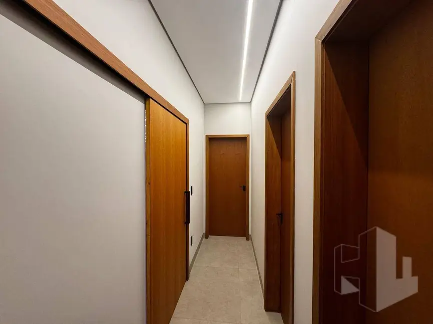 Foto 9 de Casa com 3 quartos à venda, 265m2 em Distrito Industrial, Jau - SP