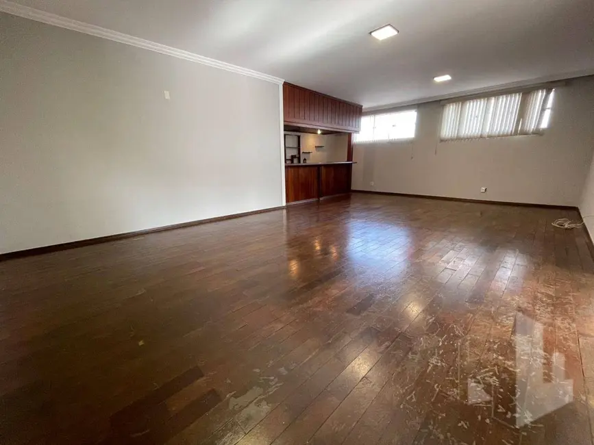 Foto 2 de Casa com 3 quartos à venda e para alugar, 525m2 em Chácara Bela Vista, Jau - SP