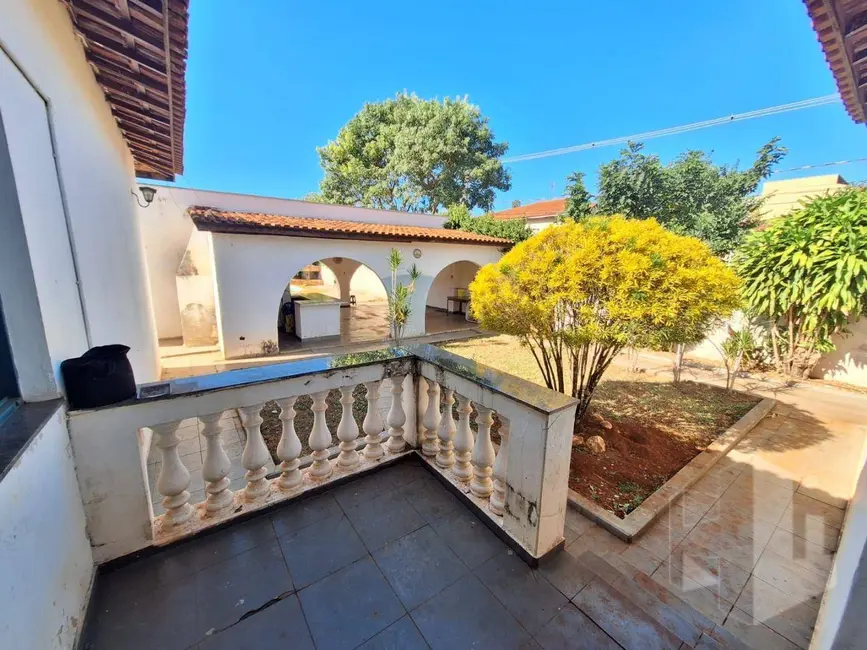 Foto 3 de Casa com 4 quartos à venda, 800m2 em Jardim das Paineiras, Jau - SP