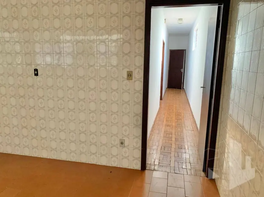 Foto 4 de Casa com 3 quartos para alugar, 400m2 em Jardim Netinho Prado, Jau - SP