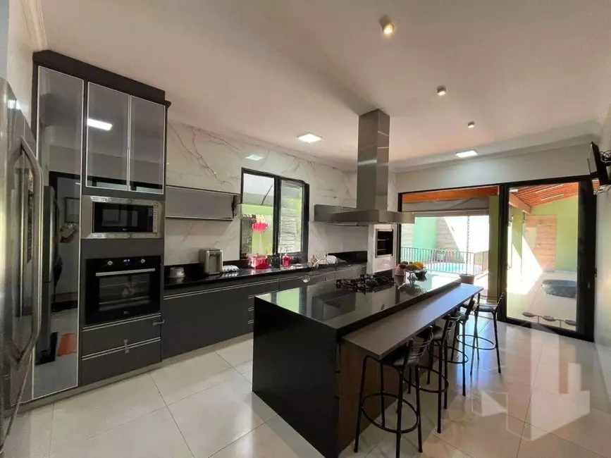 Foto 1 de Casa com 2 quartos à venda, 250m2 em Jau - SP