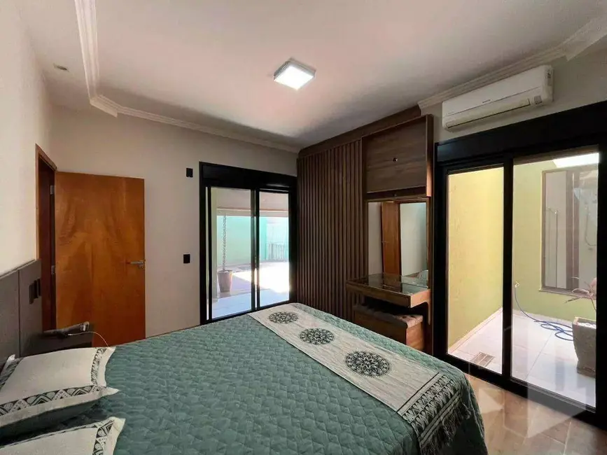 Foto 6 de Casa com 2 quartos à venda, 250m2 em Jau - SP