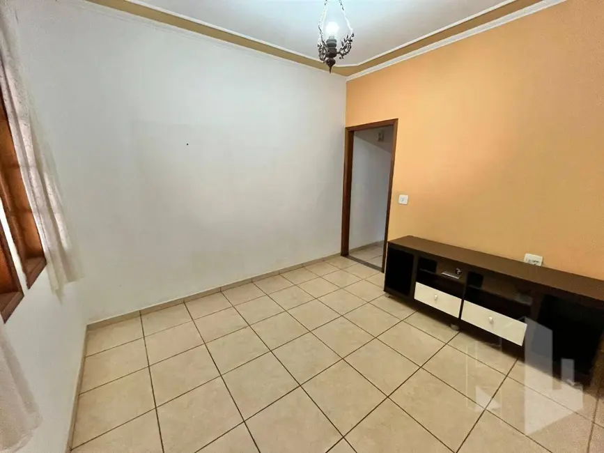 Foto 1 de Casa com 2 quartos para alugar, 125m2 em Jardim Nova Jaú, Jau - SP