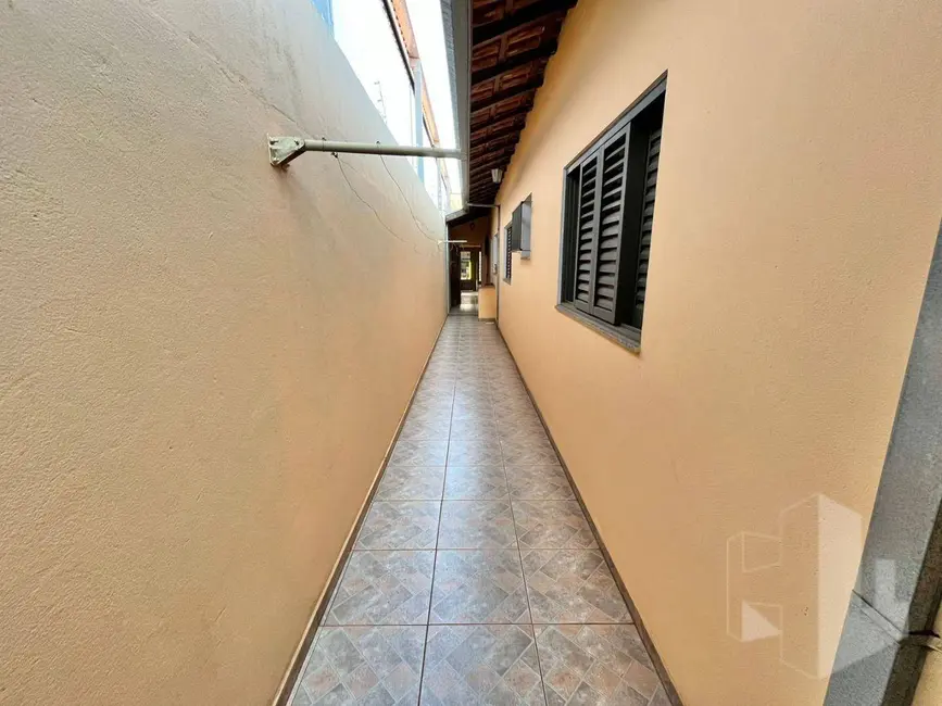 Foto 2 de Casa com 2 quartos para alugar, 125m2 em Jardim Nova Jaú, Jau - SP