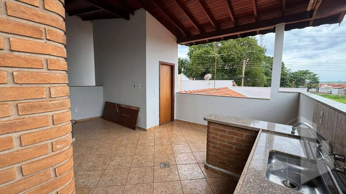 Casa com 4 quartos à venda, 136m2 em Jardim São Crispim, Jau - SP - imagem 8 Foto 8 de Casa com 4 quartos à venda, 136m2 em Jardim São Crispim, Jau - SP