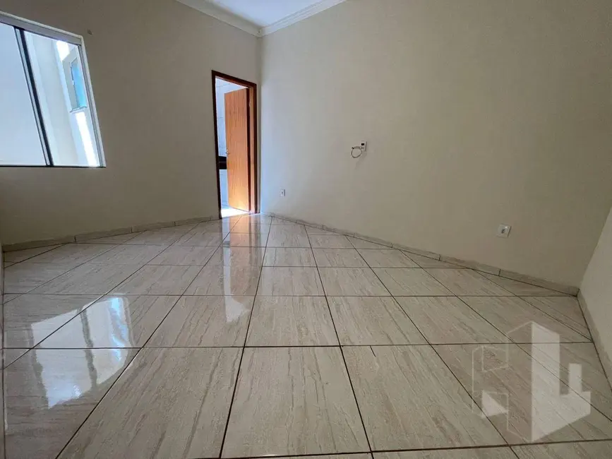 Casa com 3 quartos para alugar, 180m2 em Jardim Parati, Jau - SP - imagem 7 Foto 7 de Casa com 3 quartos para alugar, 180m2 em Jardim Parati, Jau - SP