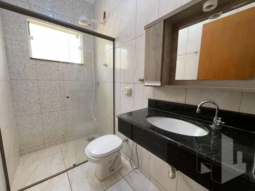 Casa com 3 quartos para alugar, 180m2 em Jardim Parati, Jau - SP - imagem 5 Foto 5 de Casa com 3 quartos para alugar, 180m2 em Jardim Parati, Jau - SP