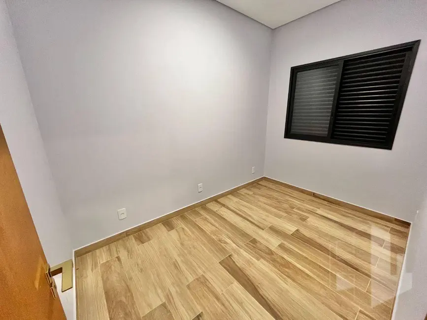 Foto 8 de Casa com 3 quartos à venda, 250m2 em Jau - SP