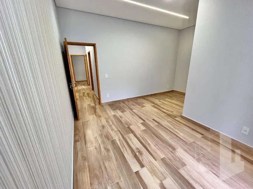 Foto 7 de Casa com 3 quartos à venda, 250m2 em Jau - SP