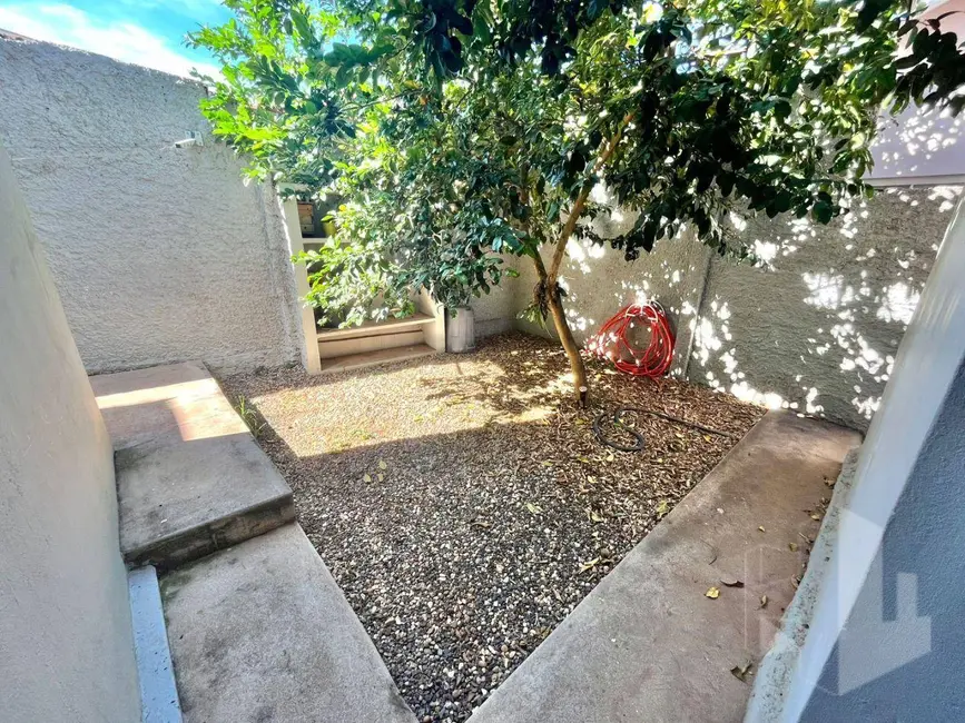 Foto 9 de Casa com 2 quartos para alugar, 160m2 em Vila Pires de Campo, Jau - SP