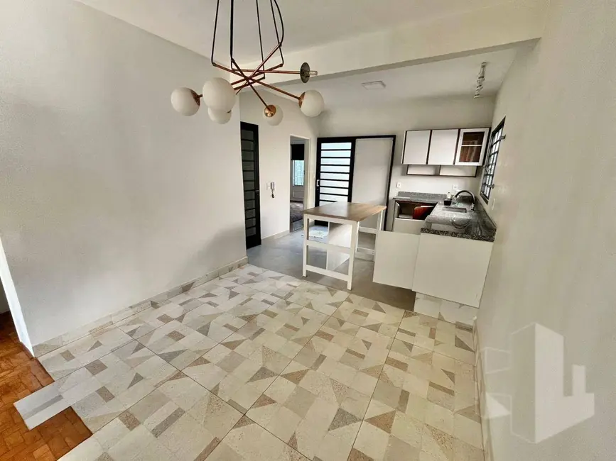 Foto 1 de Casa com 2 quartos para alugar, 160m2 em Vila Pires de Campo, Jau - SP