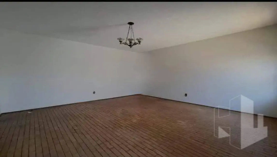 Foto 2 de Casa com 3 quartos à venda, 250m2 em Vila Maria Cristina, Jau - SP
