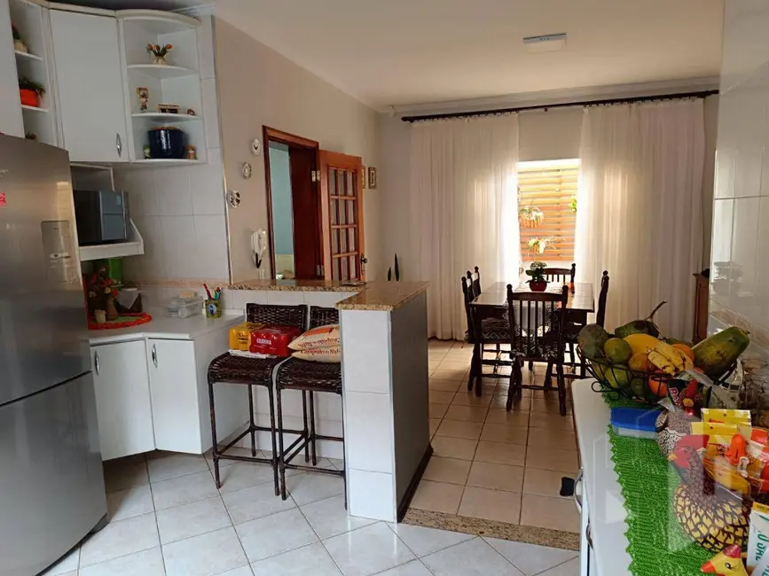 Foto 2 de Casa com 3 quartos à venda, 250m2 em Jardim América, Jau - SP