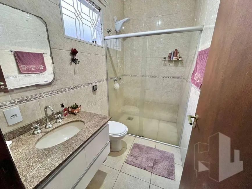 Foto 5 de Casa com 4 quartos para alugar, 262m2 em Centro, Jau - SP