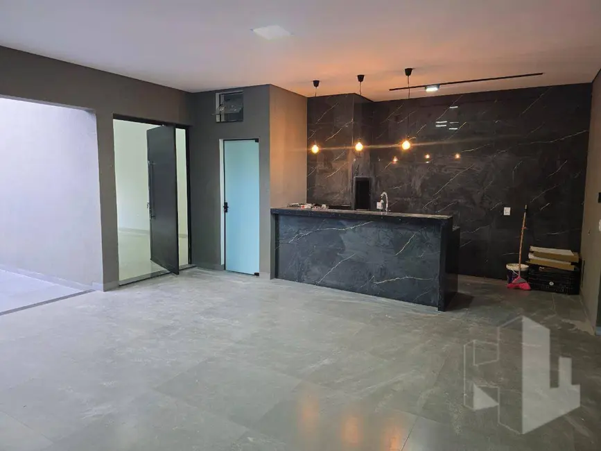 Foto 1 de Casa com 3 quartos à venda, 200m2 em Jardim Novo Horizonte, Jau - SP