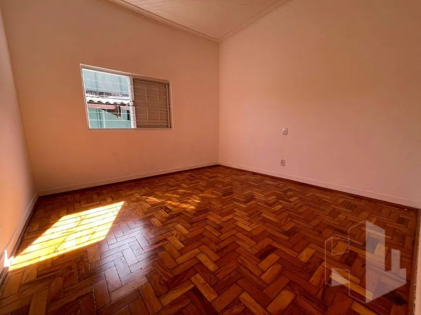 Foto 7 de Casa com 3 quartos para alugar, 250m2 em Vila Hilst, Jau - SP