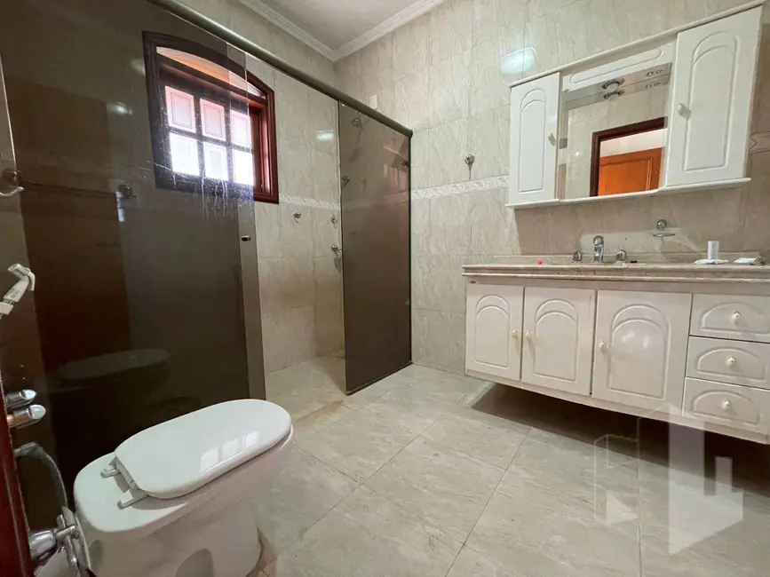 Foto 6 de Casa com 3 quartos para alugar, 250m2 em Jardim Netinho Prado, Jau - SP
