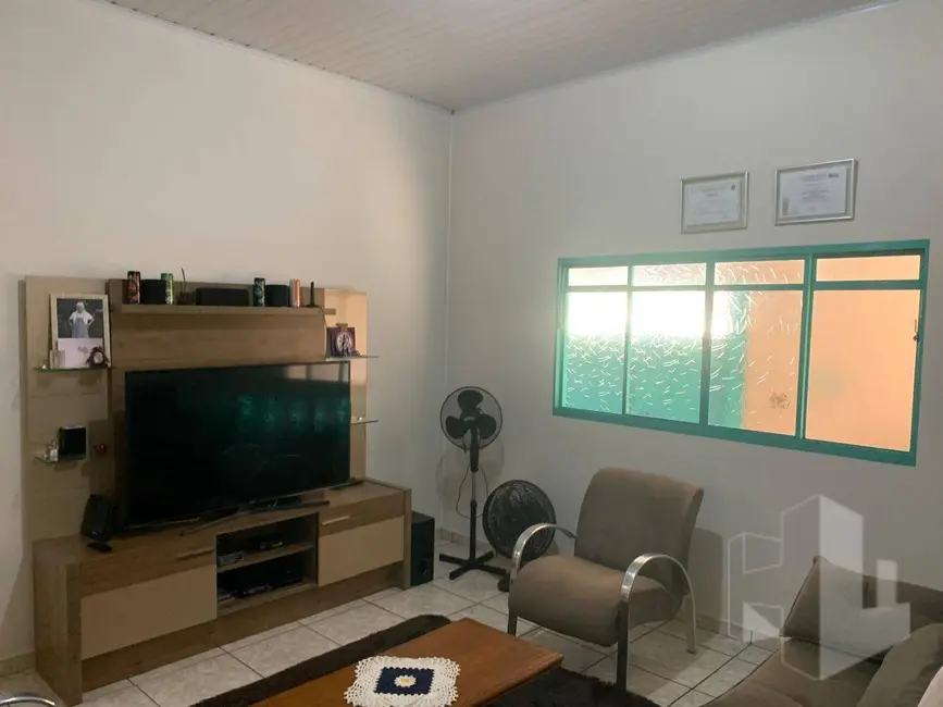 Foto 4 de Casa com 2 quartos à venda, 200m2 em Jardim Olímpia, Jau - SP