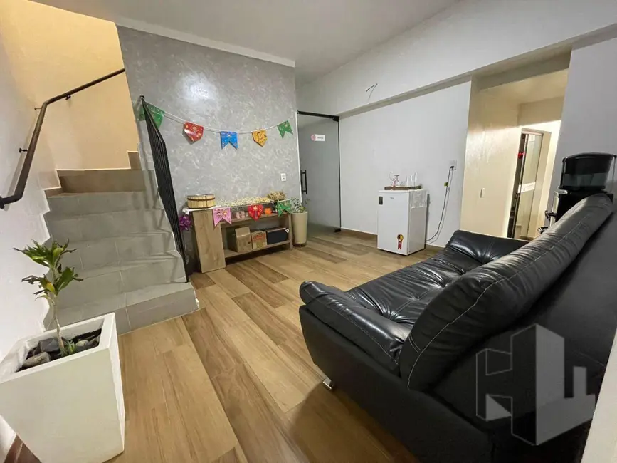 Foto 3 de Sala Comercial para alugar, 20m2 em Vila Alves de Almeida, Jau - SP