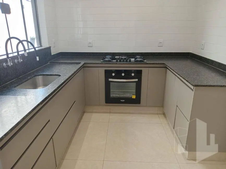 Foto 9 de Casa de Condomínio com 2 quartos à venda, 153m2 em Vila Hilst, Jau - SP