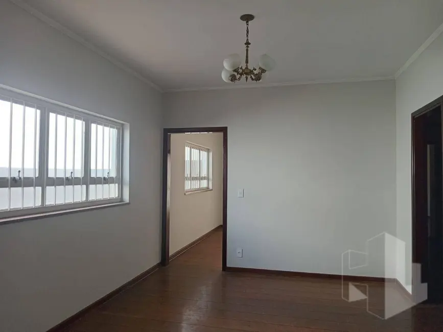 Foto 9 de Casa com 3 quartos à venda e para alugar, 528m2 em Jardim Maria Luiza I, Jau - SP