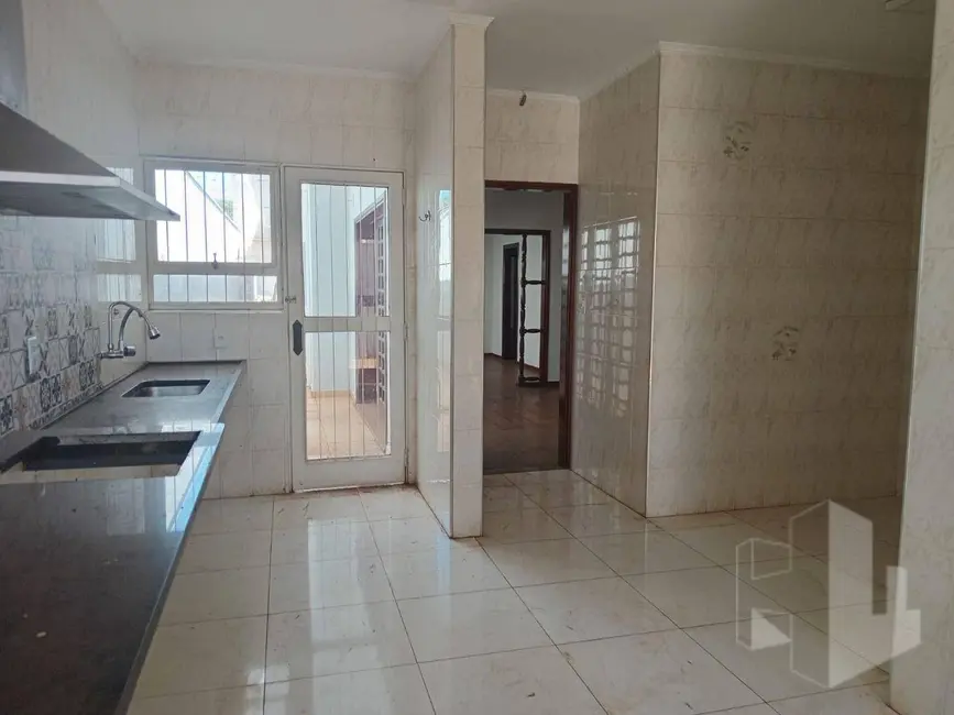 Foto 6 de Casa com 3 quartos à venda e para alugar, 528m2 em Jardim Maria Luiza I, Jau - SP