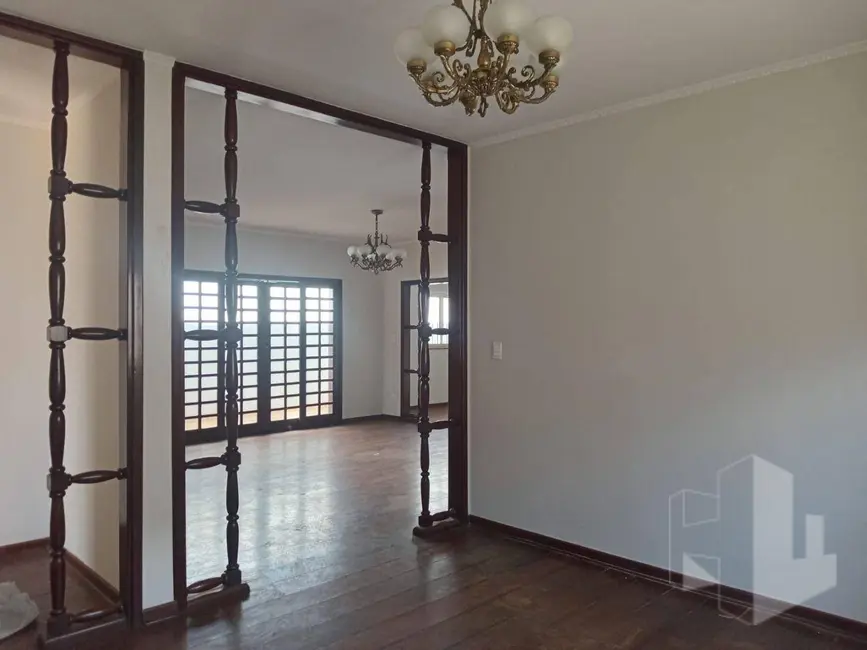 Foto 2 de Casa com 3 quartos à venda e para alugar, 528m2 em Jardim Maria Luiza I, Jau - SP
