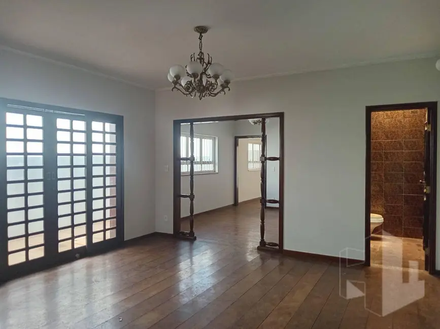 Foto 1 de Casa com 3 quartos à venda e para alugar, 528m2 em Jardim Maria Luiza I, Jau - SP