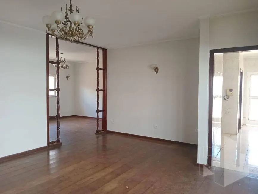 Foto 4 de Casa com 3 quartos à venda e para alugar, 528m2 em Jardim Maria Luiza I, Jau - SP
