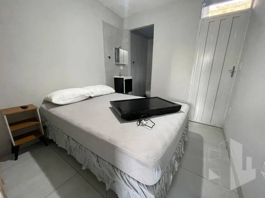Foto 2 de Kitnet com 1 quarto para alugar, 10m2 em Jardim Pedro Ometto, Jau - SP
