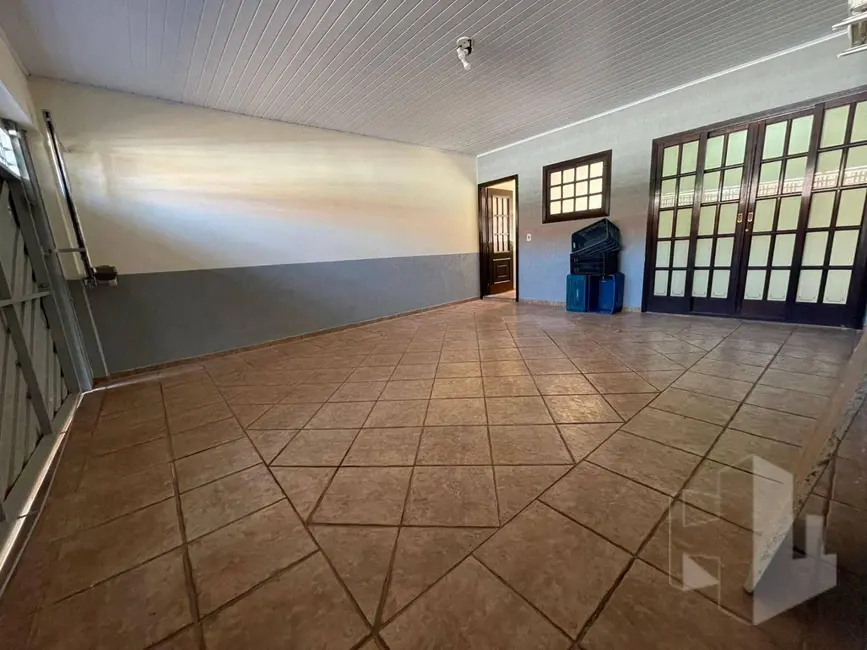 Foto 2 de Casa com 3 quartos para alugar, 250m2 em Jardim Novo Horizonte, Jau - SP