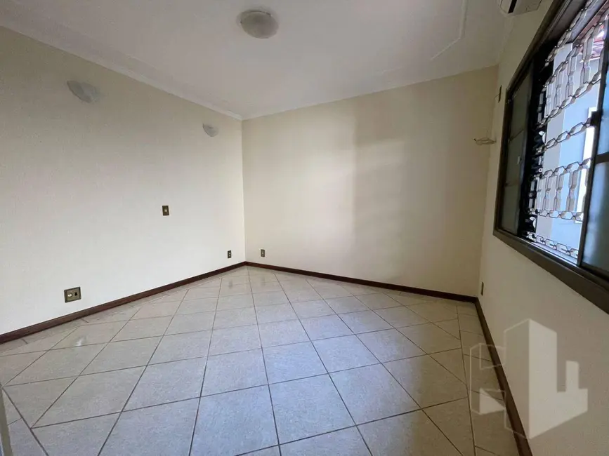 Foto 9 de Casa com 3 quartos para alugar, 250m2 em Jardim Novo Horizonte, Jau - SP