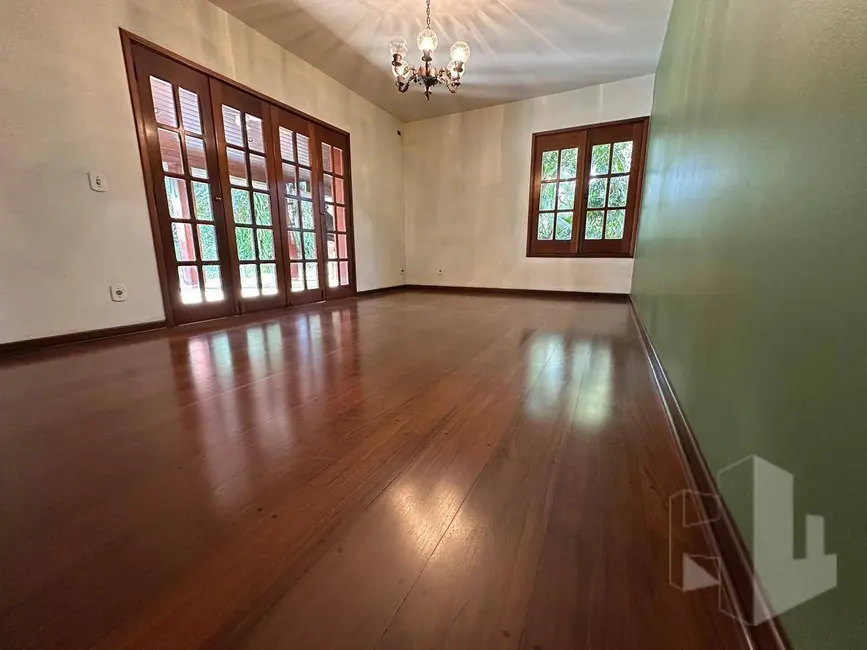 Foto 4 de Casa com 4 quartos para alugar, 1366m2 em Vila Assis, Jau - SP