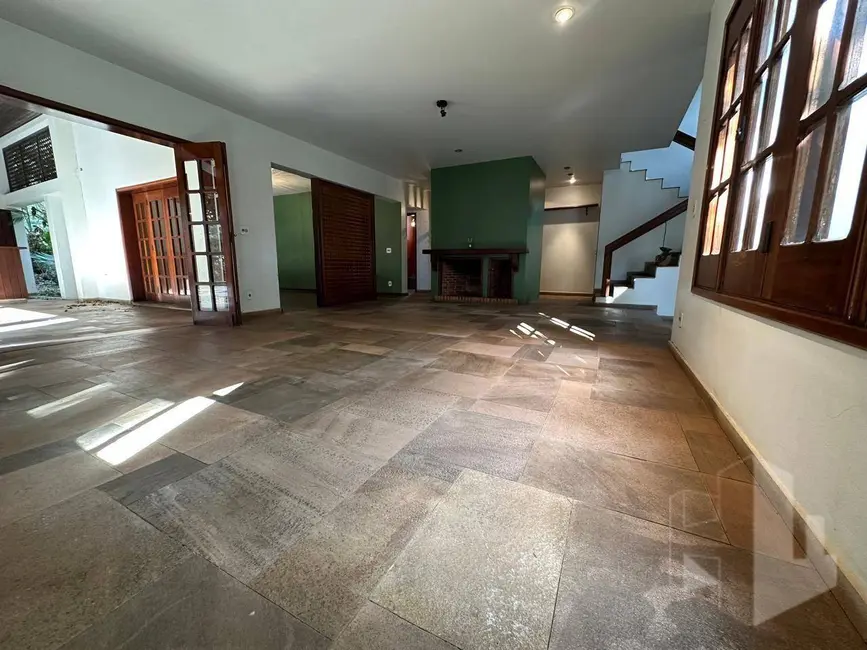 Foto 2 de Casa com 4 quartos para alugar, 1366m2 em Vila Assis, Jau - SP