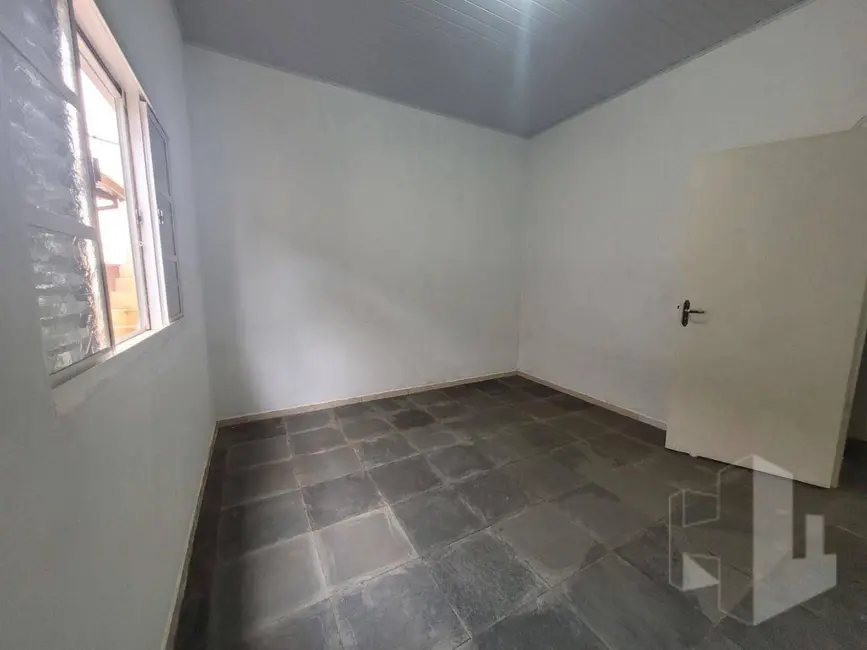 Foto 9 de Casa com 3 quartos para alugar, 140m2 em Vila Buscariolo, Jau - SP