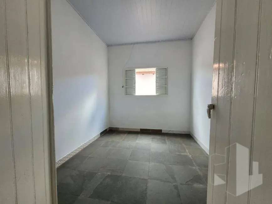 Foto 6 de Casa com 3 quartos para alugar, 140m2 em Vila Buscariolo, Jau - SP