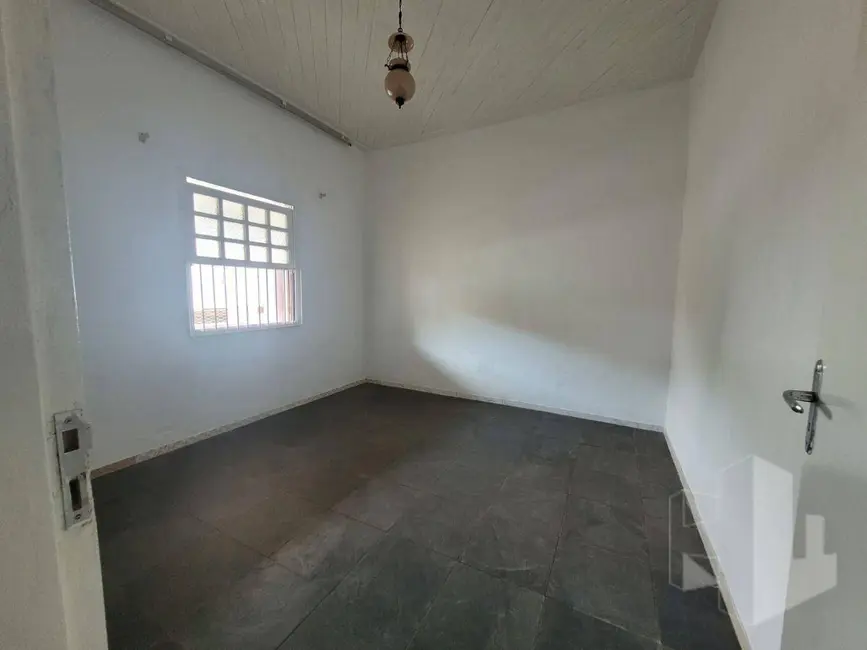 Foto 4 de Casa com 3 quartos para alugar, 140m2 em Vila Buscariolo, Jau - SP