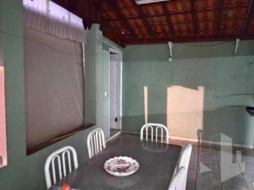 Casa com 2 quartos à venda, 200m2 em Jardim Pedro Ometto, Jau - SP - imagem 8 Foto 8 de Casa com 2 quartos à venda, 200m2 em Jardim Pedro Ometto, Jau - SP
