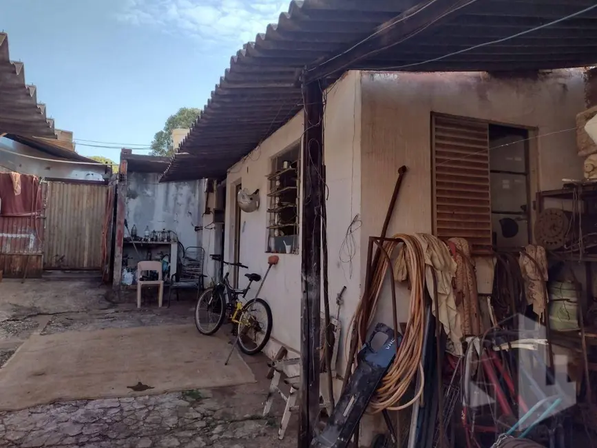 Foto 3 de Casa com 2 quartos à venda, 524m2 em Vila Carvalho, Jau - SP