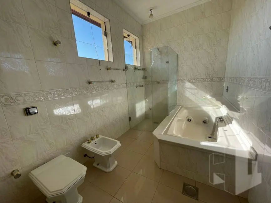 Foto 9 de Casa com 3 quartos para alugar, 812m2 em Jardim das Paineiras, Jau - SP