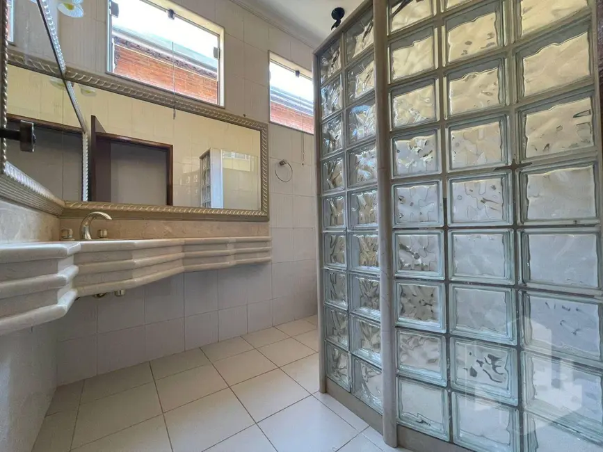 Foto 6 de Casa com 3 quartos para alugar, 812m2 em Jardim das Paineiras, Jau - SP