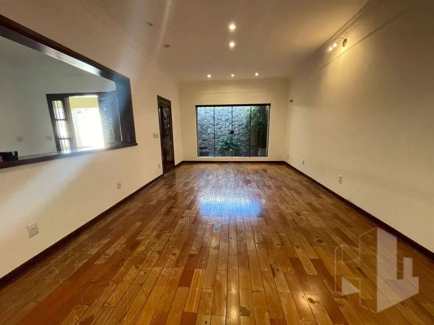 Foto 4 de Casa com 3 quartos para alugar, 812m2 em Jardim das Paineiras, Jau - SP