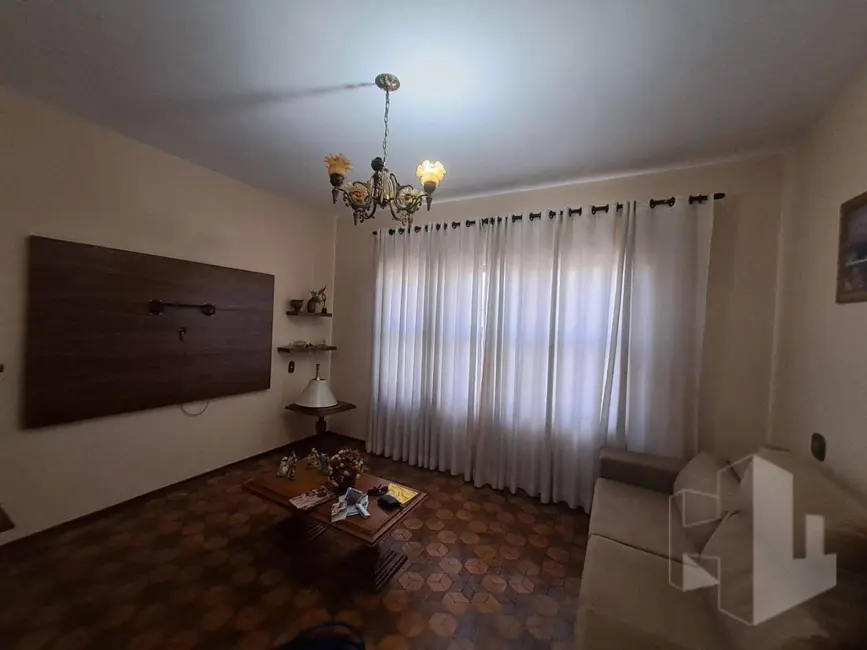 Foto 4 de Casa com 3 quartos à venda, 238m2 em Centro, Jau - SP