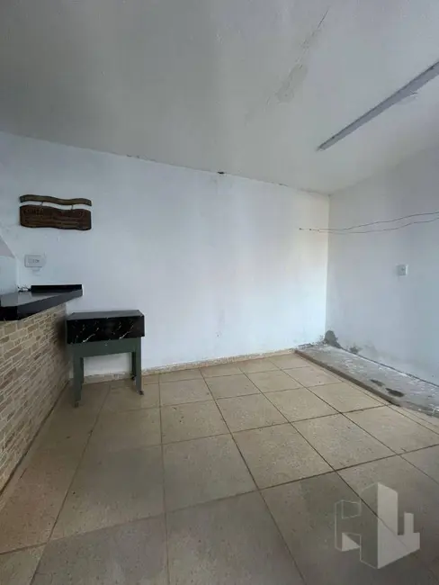 Casa com 3 quartos à venda, 210m2 em Jardim Maria Luiza IV, Jau - SP - imagem 4 Foto 4 de Casa com 3 quartos à venda, 210m2 em Jardim Maria Luiza IV, Jau - SP