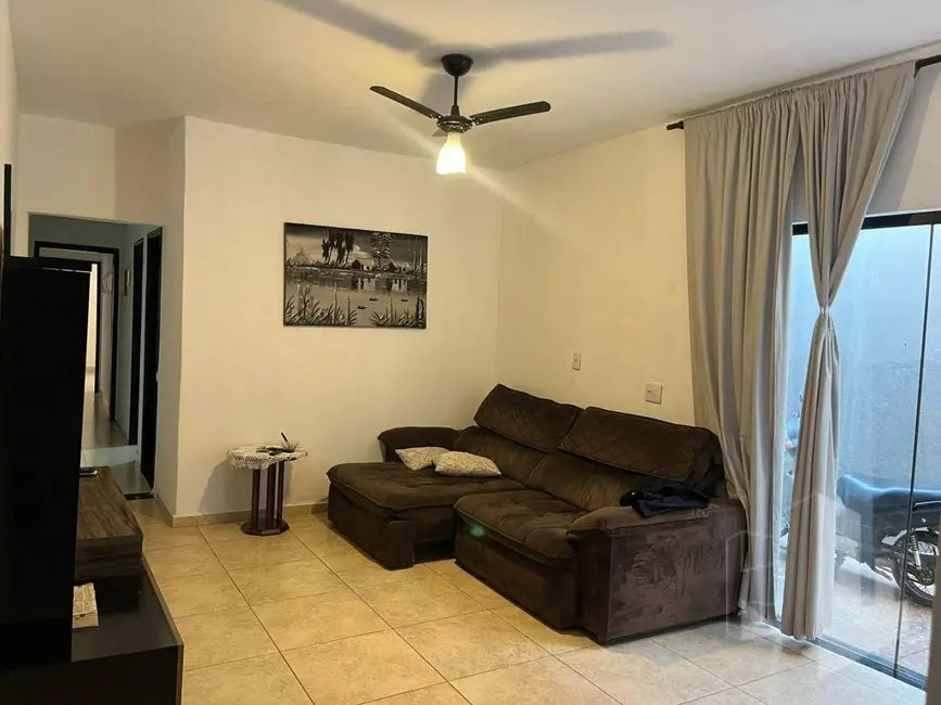 Casa com 3 quartos à venda, 210m2 em Jardim Maria Luiza IV, Jau - SP - imagem 1 Foto 1 de Casa com 3 quartos à venda, 210m2 em Jardim Maria Luiza IV, Jau - SP