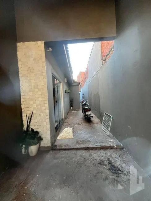 Casa com 3 quartos à venda, 210m2 em Jardim Maria Luiza IV, Jau - SP - imagem 2 Foto 2 de Casa com 3 quartos à venda, 210m2 em Jardim Maria Luiza IV, Jau - SP