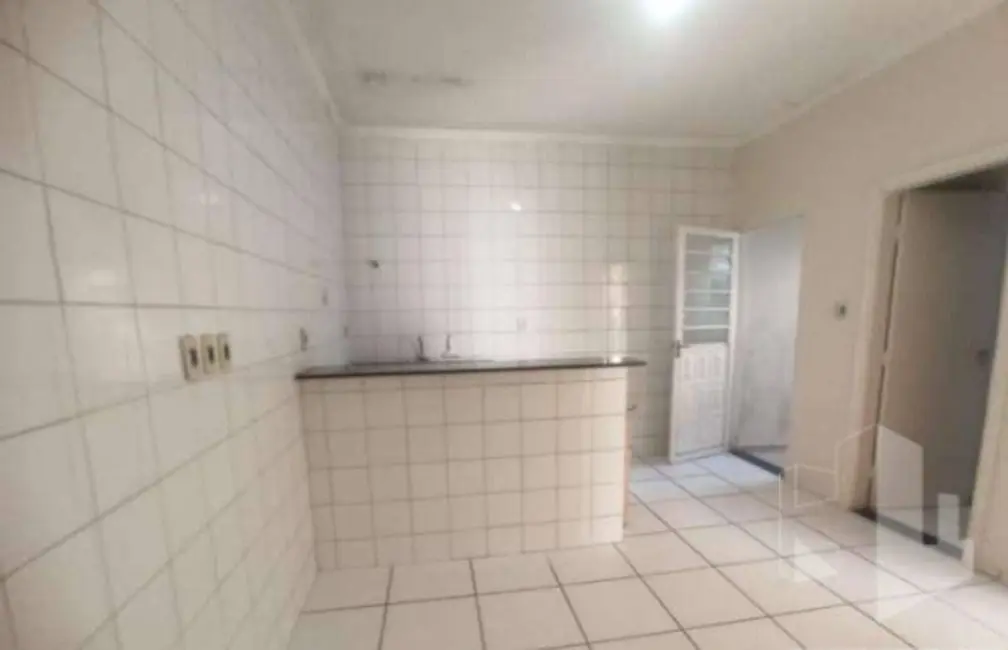 Foto 1 de Kitnet com 1 quarto para alugar, 120m2 em Jardim Regina, Jau - SP