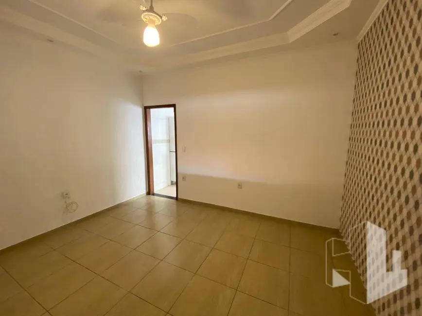 Casa com 3 quartos à venda e para alugar, 250m2 em Jardim Dona Emília, Jau - SP - imagem 8 Foto 8 de Casa com 3 quartos à venda e para alugar, 250m2 em Jardim Dona Emília, Jau - SP